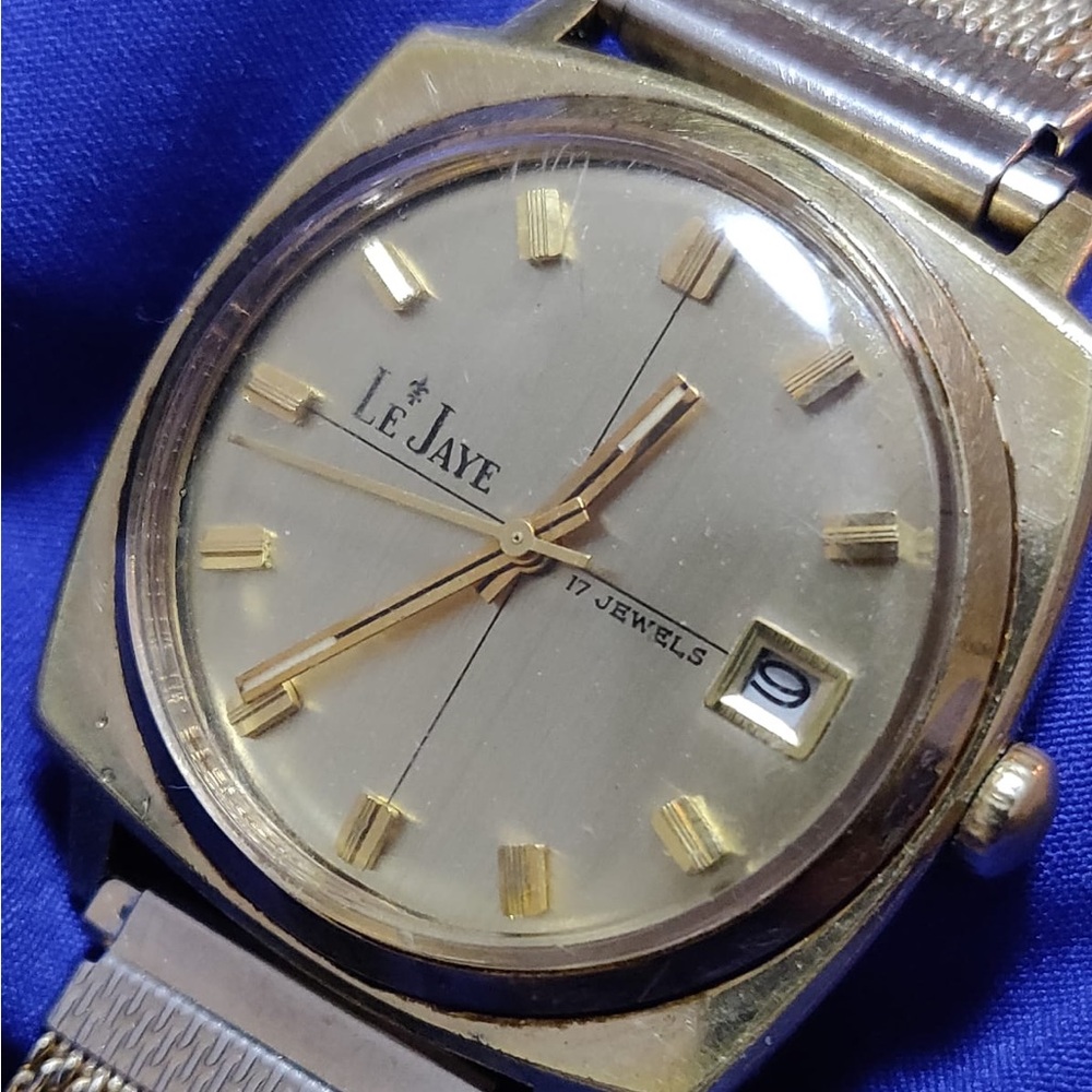 Le Jay Vintage Gold Tone Tank Men's Watch Manual Wind Running Needs Service